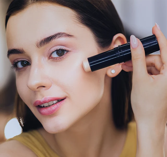 Todos los secretos de un maquillaje estructurado